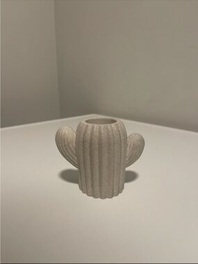 Handmade Mini Ceramic Cactus 🌵 Matches Holder Light Beige Gently Used MSRP: $20